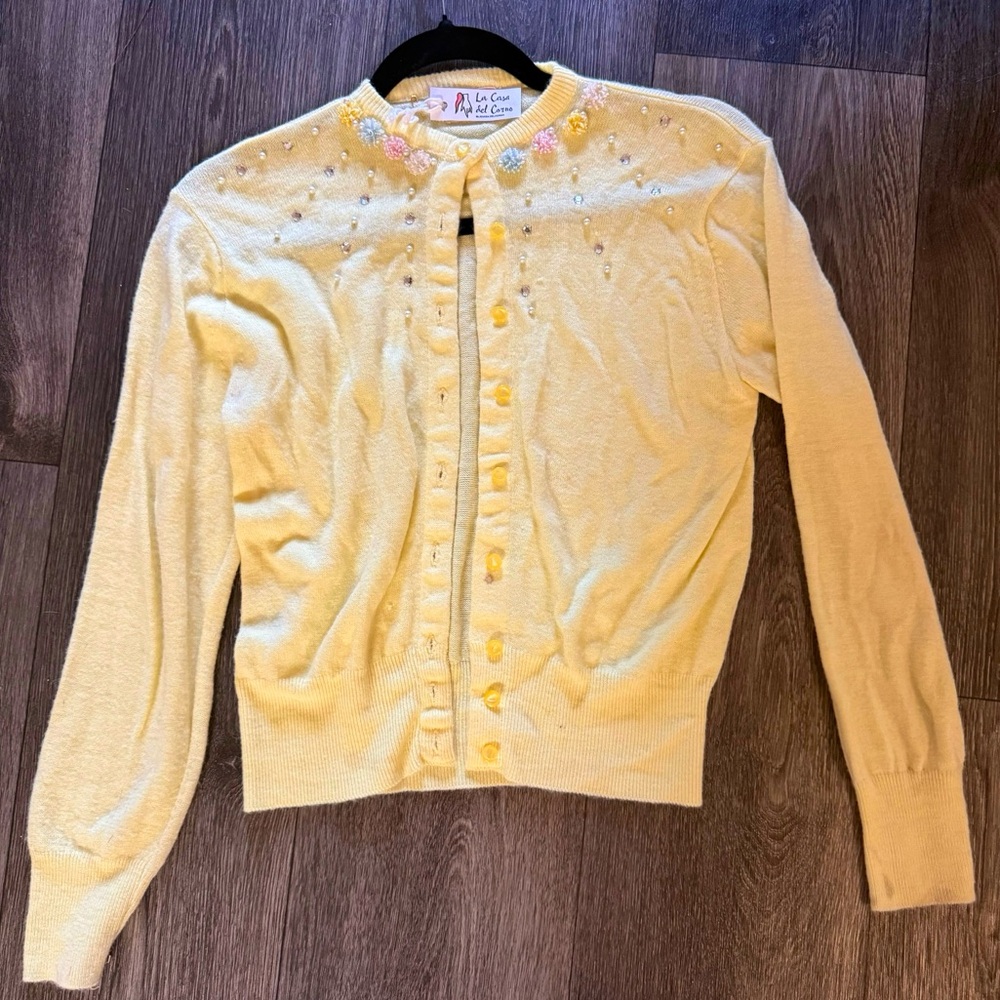 True vintage 1950s Pastel yellow sweater with flowers, pearls & rhinestones